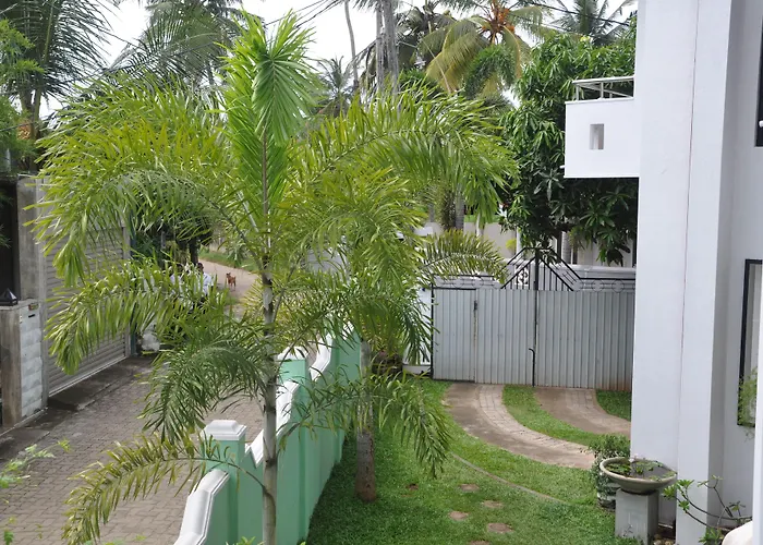 Shakuna Villa Hikkaduwa